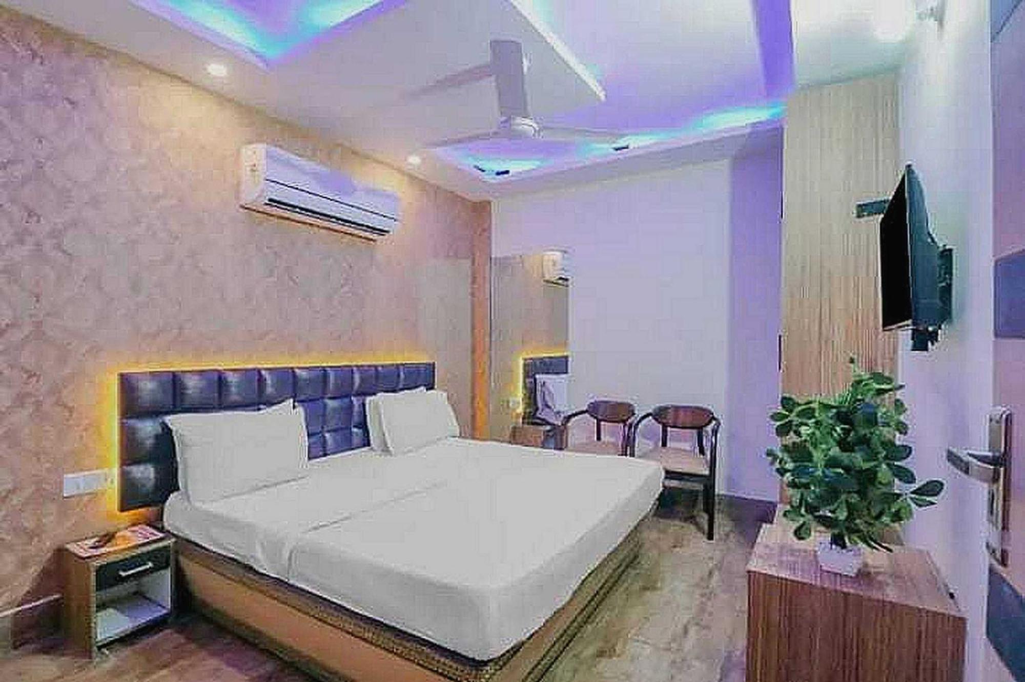 Super Hotel O Vivaan Residency Rohtak Exteriér fotografie