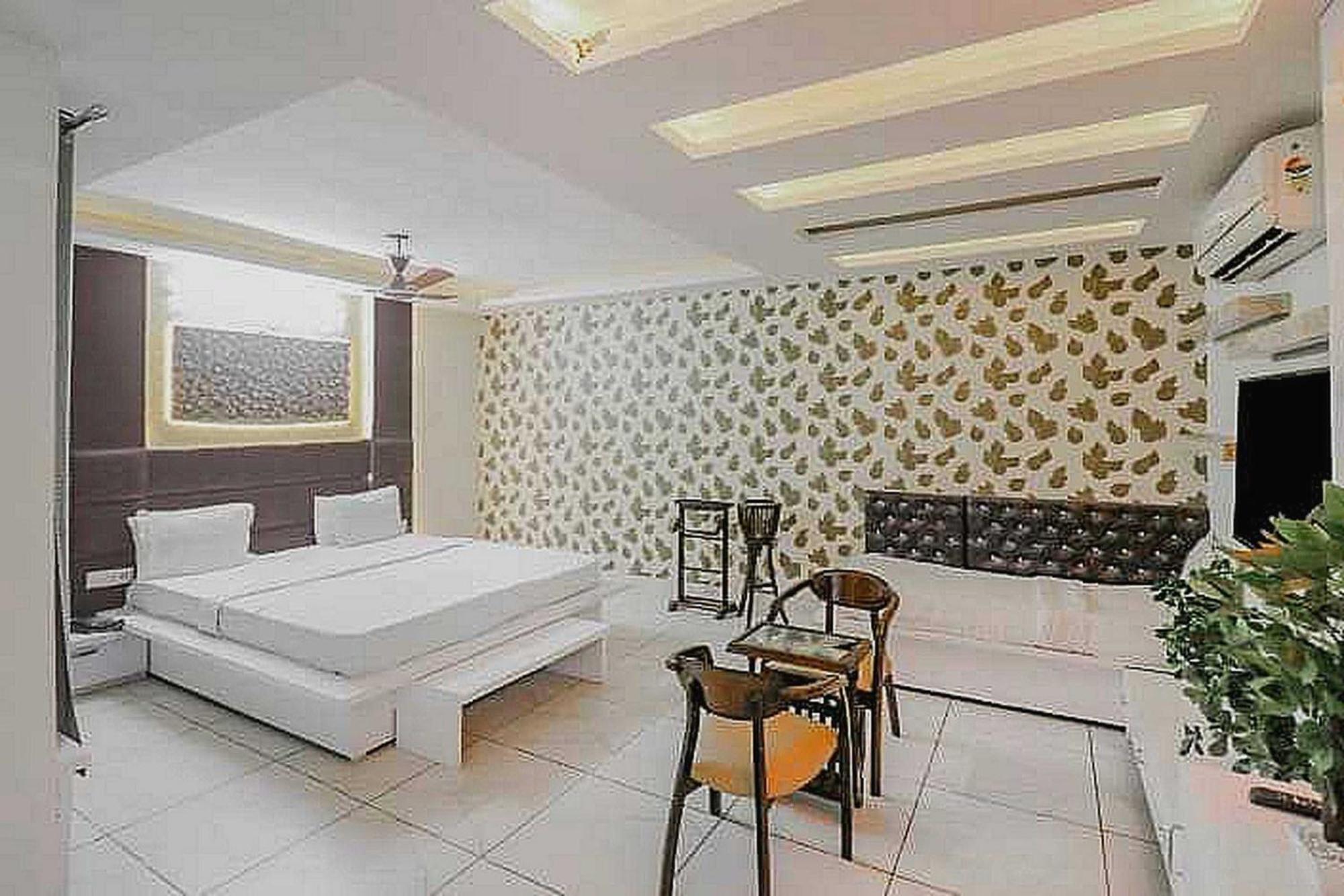 Super Hotel O Vivaan Residency Rohtak Exteriér fotografie