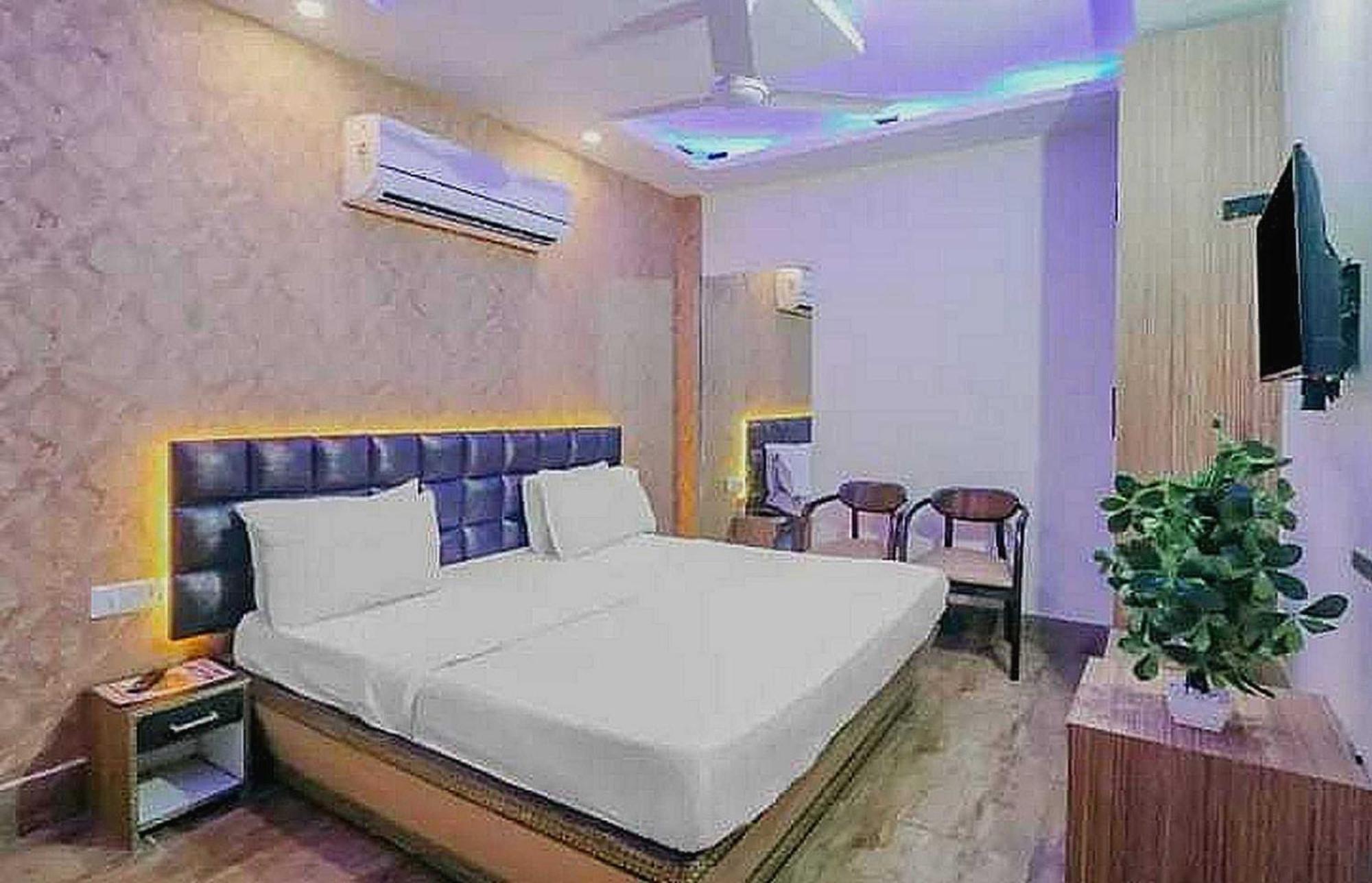 Super Hotel O Vivaan Residency Rohtak Exteriér fotografie